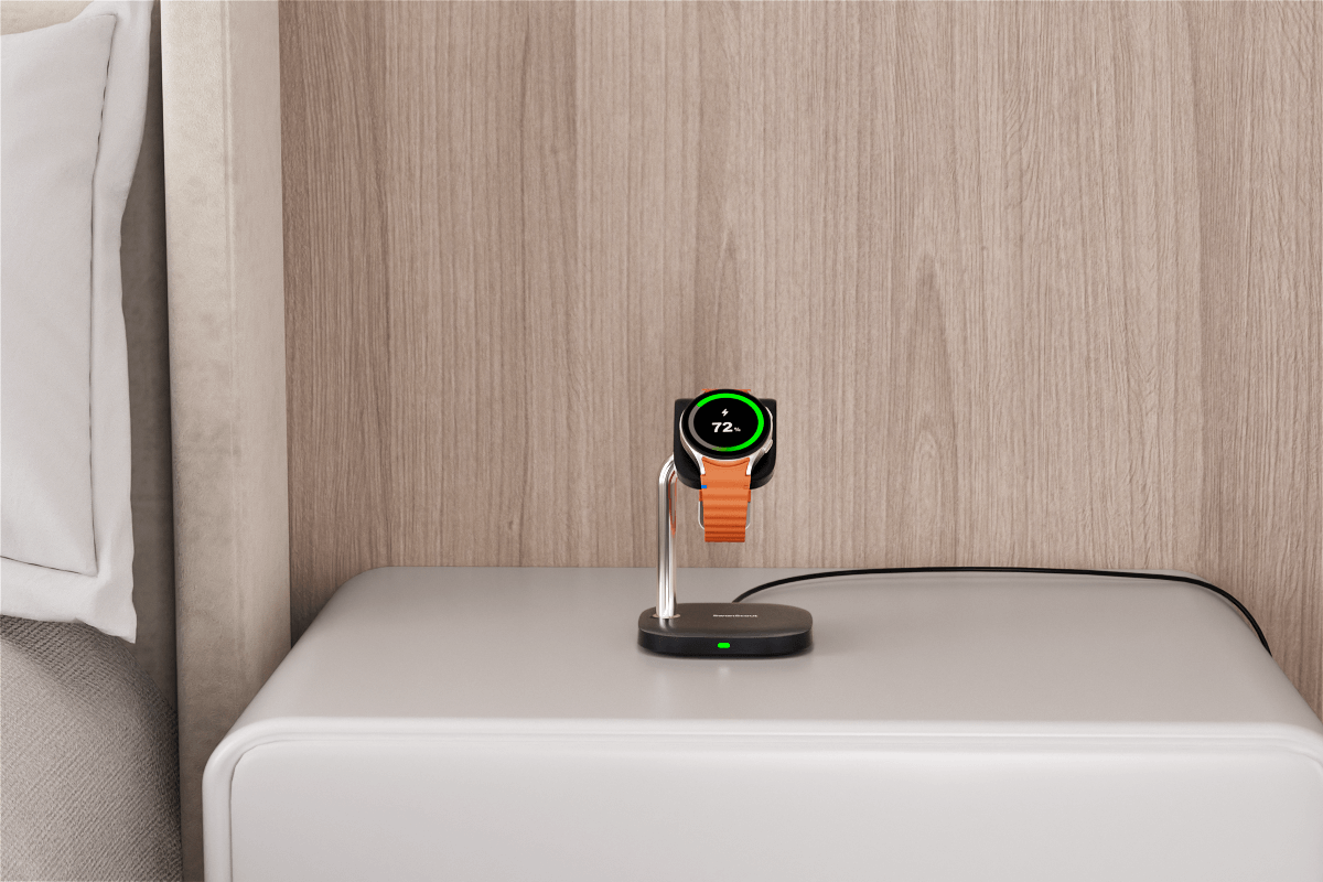 The SwanScout 505S is optimized for fast charging on Galaxy Watch 6/6 Classic, offering stability and compact elegance.